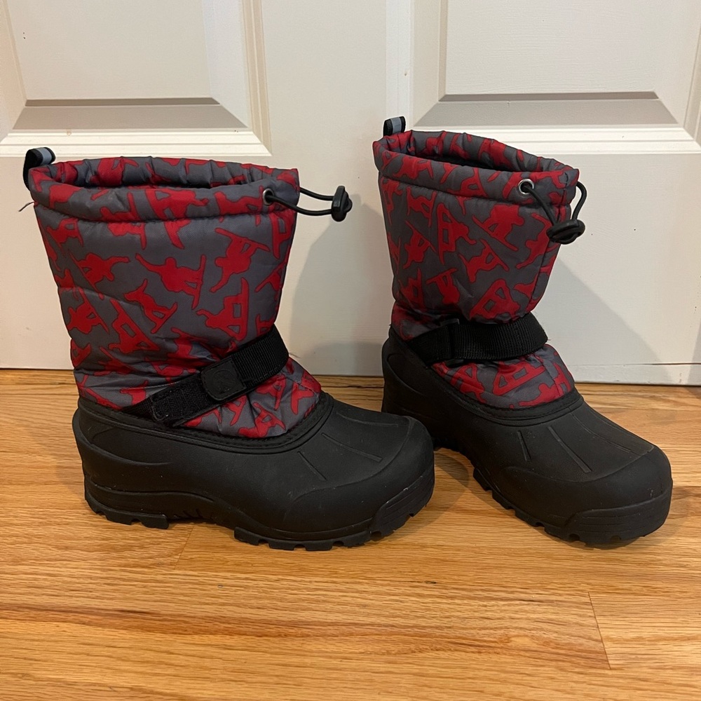 3M Thinsulate insulation snow boots kid size 5 waterproof adjustable strap